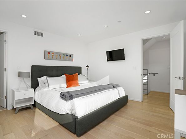 5409 W Wilshire Vista Lane, Los Angeles CA 90019