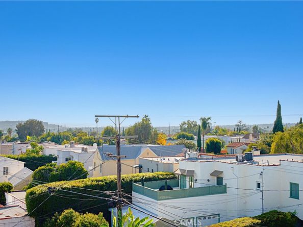 5409 W Wilshire Vista Lane, Los Angeles CA 90019