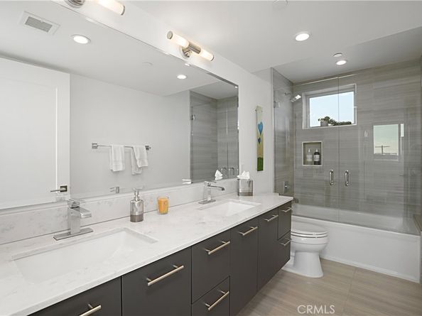 5409 W Wilshire Vista Lane, Los Angeles CA 90019