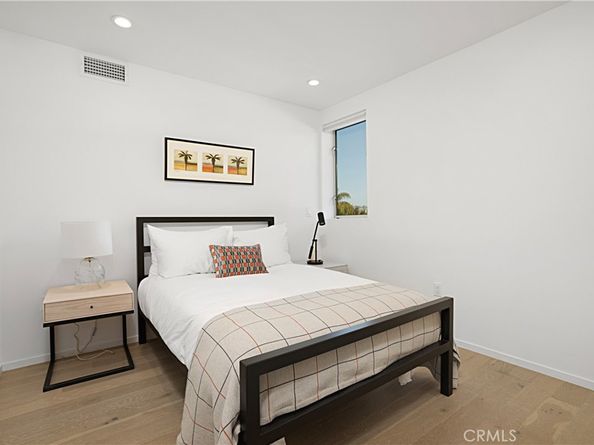 5409 W Wilshire Vista Lane, Los Angeles CA 90019