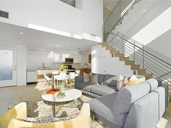 5409 W Wilshire Vista Lane, Los Angeles CA 90019