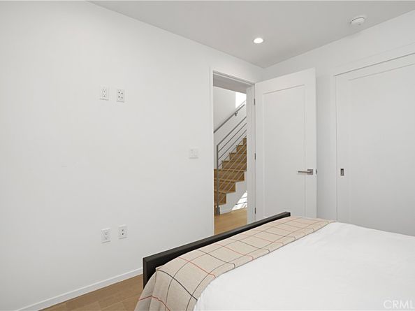 5409 W Wilshire Vista Lane, Los Angeles CA 90019