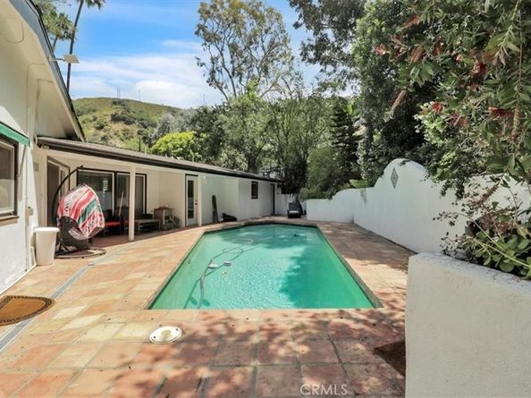 9466 Hidden Valley Place, Beverly Hills CA 90210