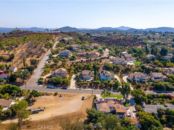 1381 W 11th Avenue, Escondido CA 92029