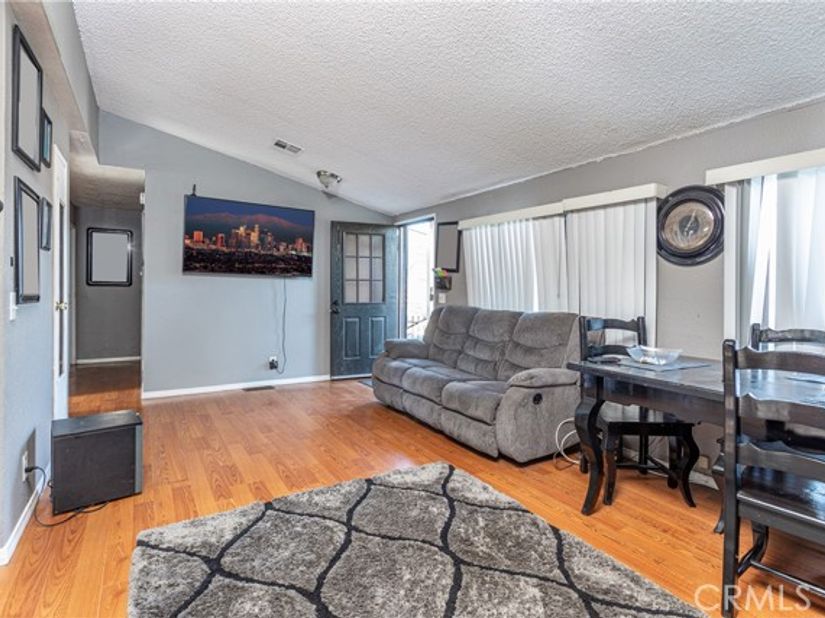 6002 S Wilton Place, Los Angeles, CA 90047 For Sale