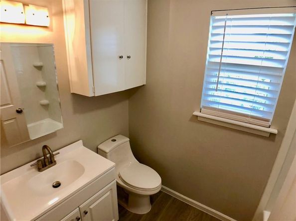 8502 Woodstone DR, Austin TX 78757