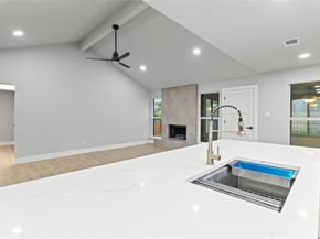 3907 Carmel DR, Austin TX 78721