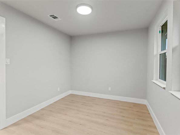 3907 Carmel DR, Austin TX 78721