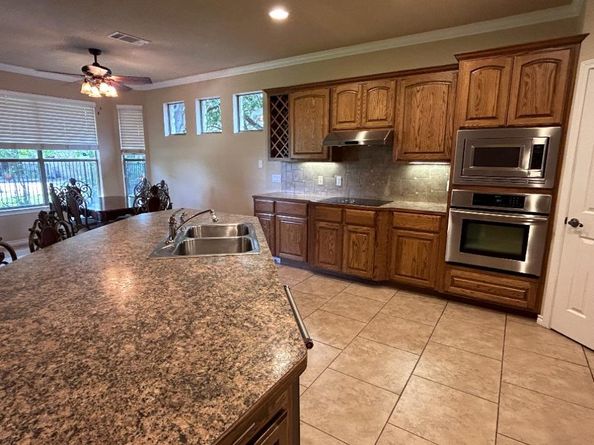 1005 Fort Davis ST, Georgetown TX 78633