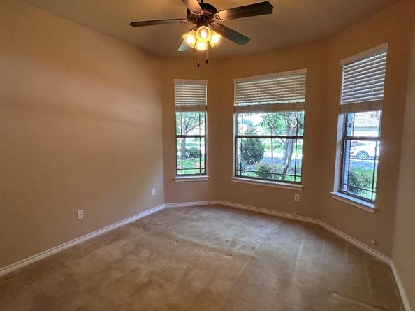 1005 Fort Davis ST, Georgetown TX 78633