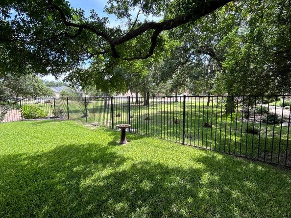 1005 Fort Davis ST, Georgetown TX 78633