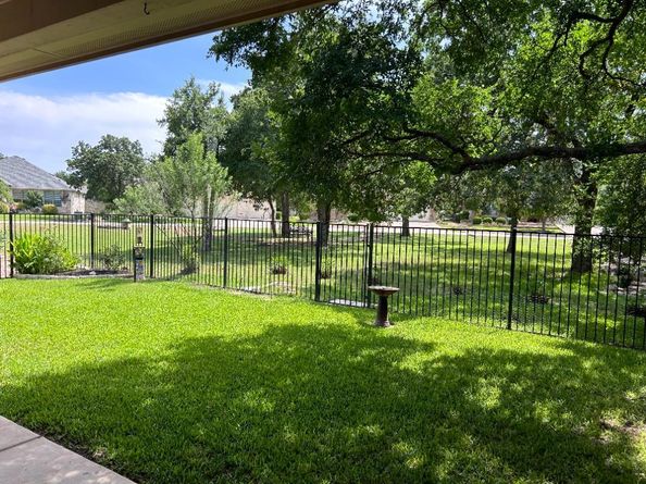 1005 Fort Davis ST, Georgetown TX 78633
