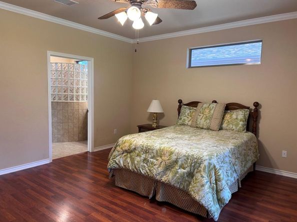 1005 Fort Davis ST, Georgetown TX 78633