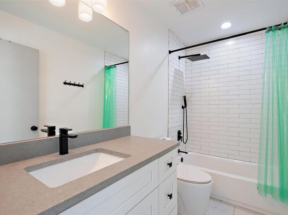 5515 Hudson ST 1, Austin TX 78721