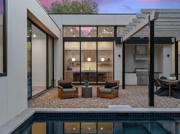 2704 Mountain Laurel DR, Austin TX 78703