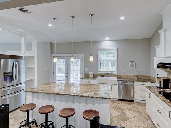 7507 Davy DR, Volente TX 78641