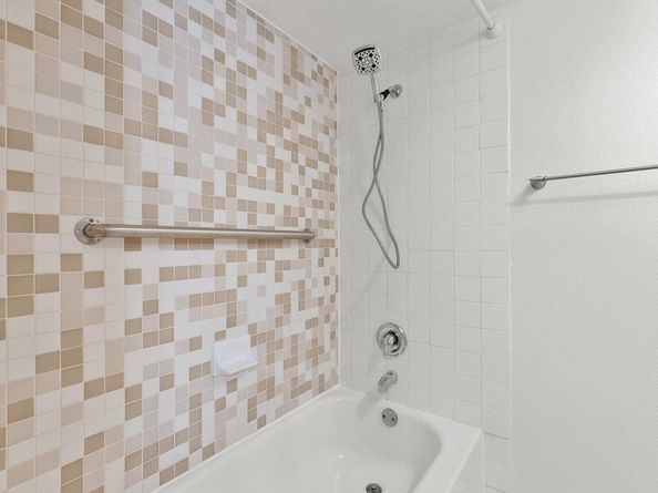 3204 Menchaca RD 710, Austin TX 78704