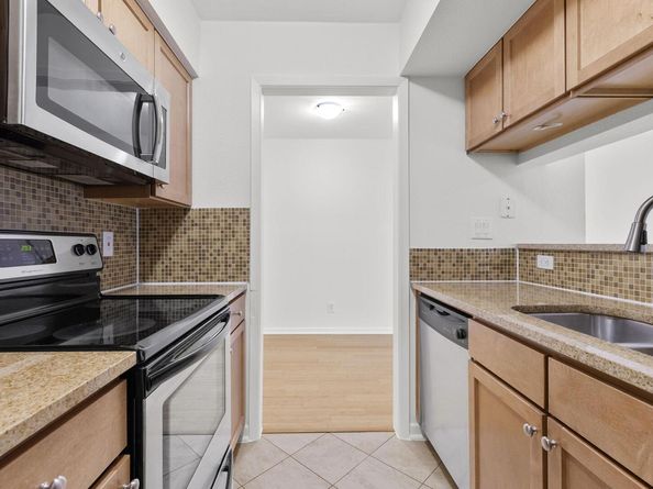 3204 Menchaca RD 710, Austin TX 78704