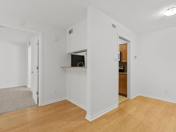 3204 Menchaca RD 710, Austin TX 78704