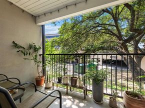 935 La Posada DR 243, Austin TX 78752