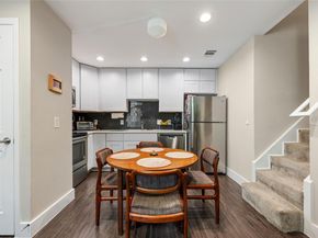 935 La Posada DR 243, Austin TX 78752
