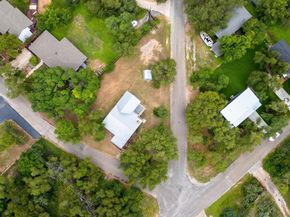 10913 Ridgeway ST, Jonestown TX 78645