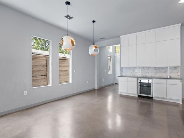 1107 Taulbee LN B, Austin TX 78757