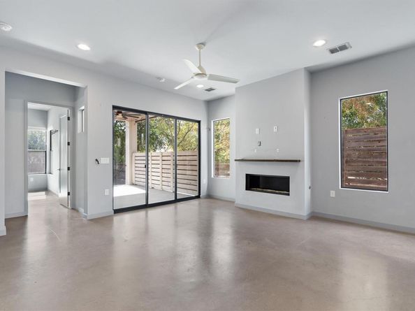 1107 Taulbee LN B, Austin TX 78757