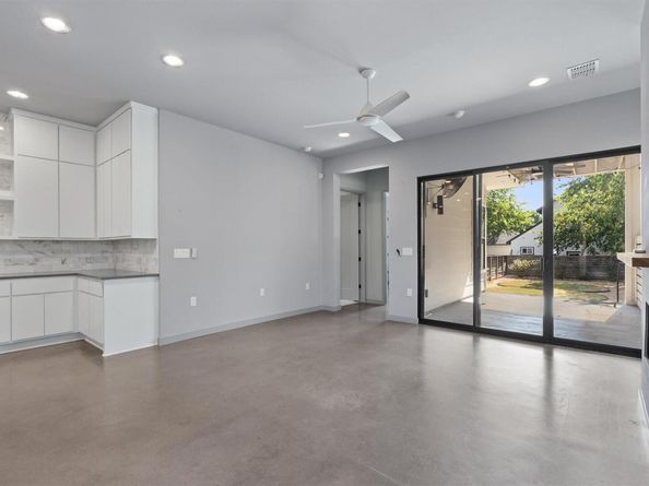 1107 Taulbee LN B, Austin TX 78757