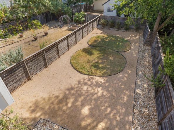 1107 Taulbee LN B, Austin TX 78757