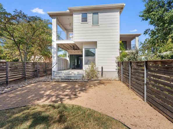 1107 Taulbee LN B, Austin TX 78757