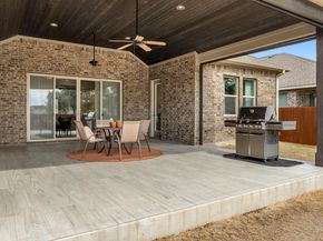 213 Garden Gate LN, Liberty Hill TX 78642