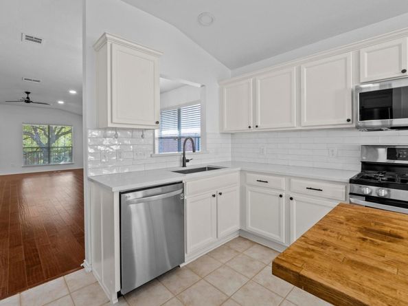 14620 Springs Edge DR, Austin TX 78717