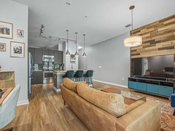 1900 Barton Springs RD 2006, Austin TX 78704