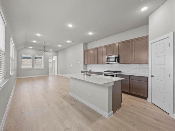 8012 Shining Flor RUN, Lago Vista TX 78645