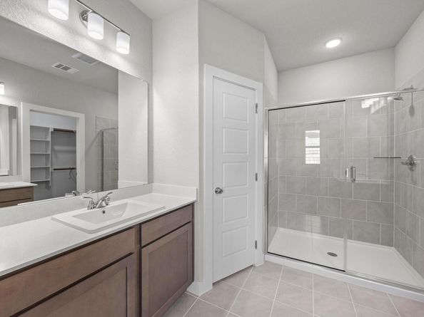 8012 Shining Flor RUN, Lago Vista TX 78645