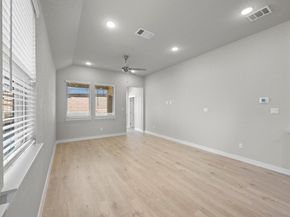 8012 Shining Flor RUN, Lago Vista TX 78645