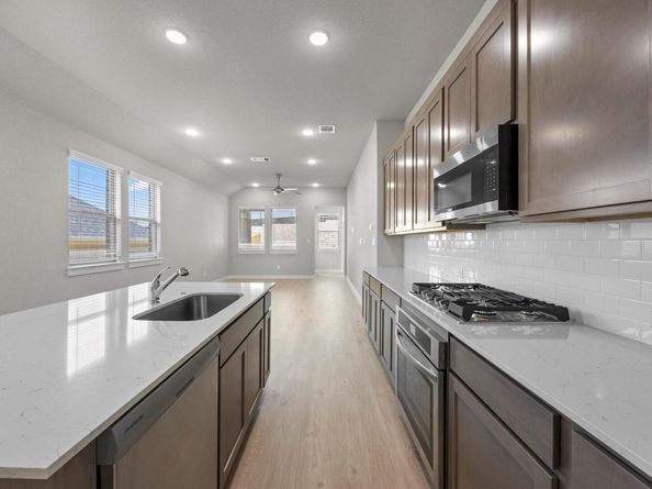 8012 Shining Flor RUN, Lago Vista TX 78645