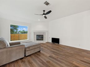 608 Haleys CV, Leander TX 78641