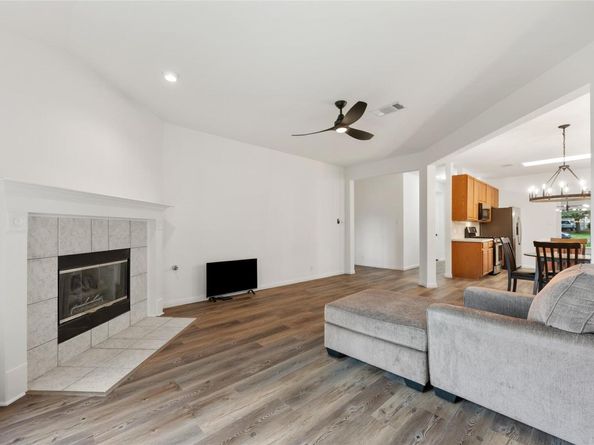 608 Haleys CV, Leander TX 78641