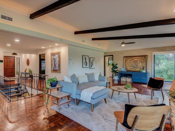 402 Seawind ST, Lakeway TX 78734