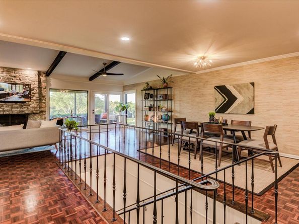 402 Seawind ST, Lakeway TX 78734