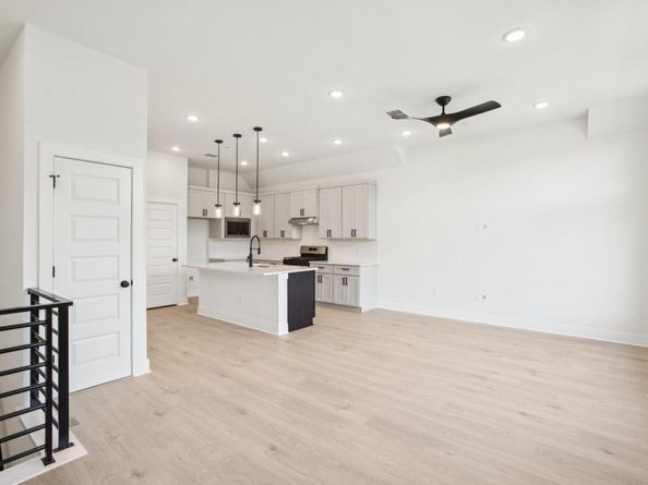 200 W 56th ST 1103, Austin TX 78751