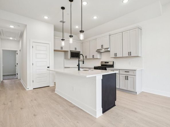 200 W 56th ST 1103, Austin TX 78751
