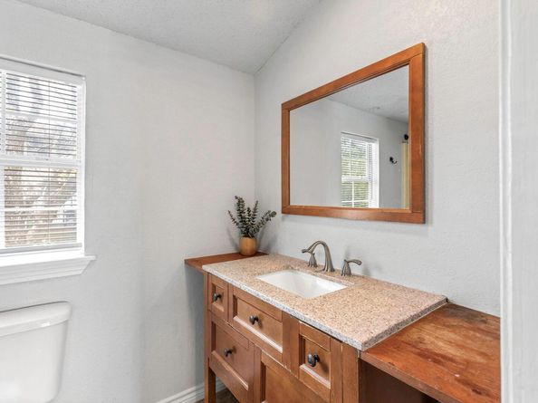 11004 Elm ST, Jonestown TX 78645