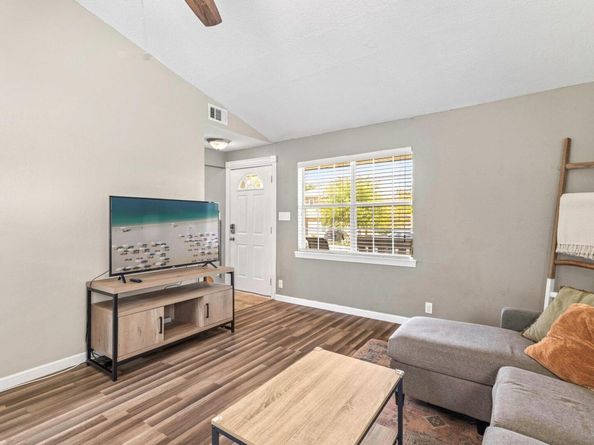 11004 Elm ST, Jonestown TX 78645