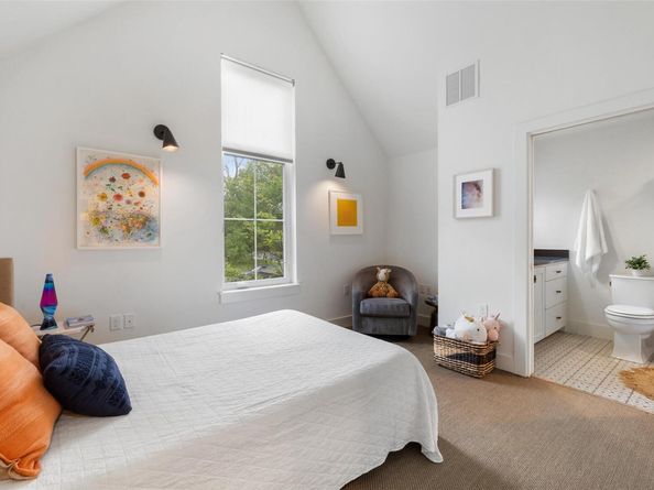 1503 Richcreek RD A, Austin TX 78757