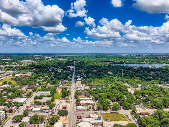 1409 E Cesar Chavez BLVD, Austin TX 78702