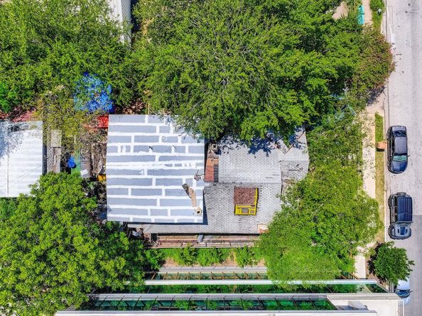 1409 E Cesar Chavez BLVD, Austin TX 78702