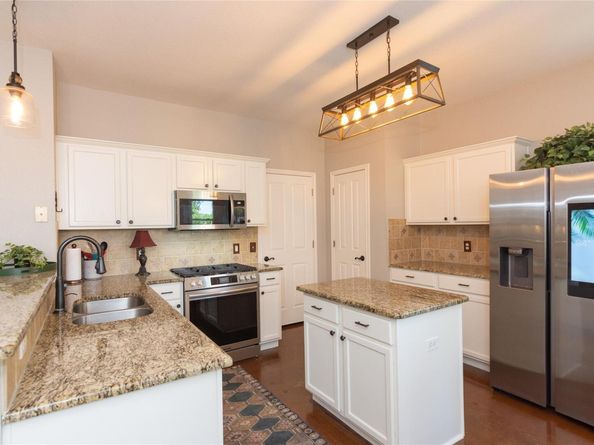 8711 Glen Canyon DR, Round Rock TX 78681